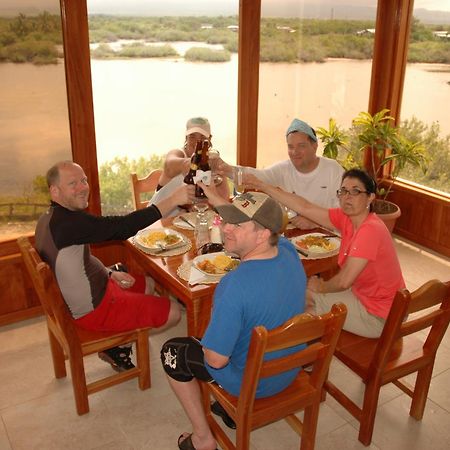 Hotel La Laguna Galapagos Пуерто Виламил Екстериор снимка