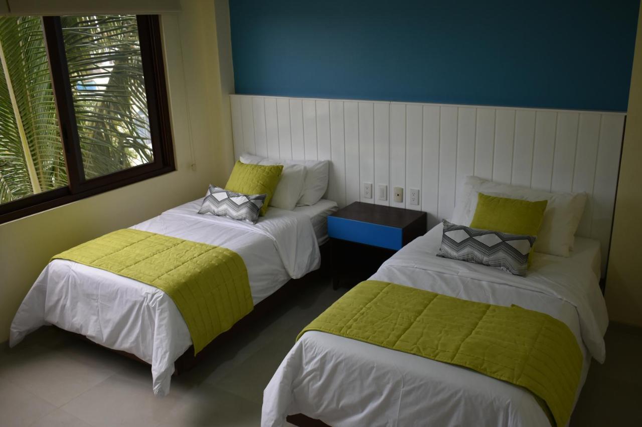 Hotel La Laguna Galapagos Пуерто Виламил Екстериор снимка