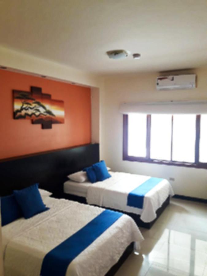 Hotel La Laguna Galapagos Пуерто Виламил Екстериор снимка