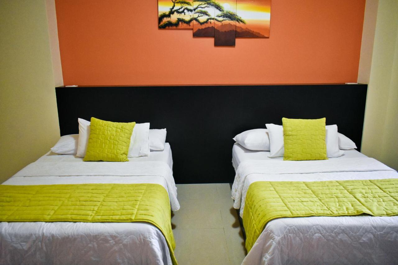 Hotel La Laguna Galapagos Пуерто Виламил Екстериор снимка