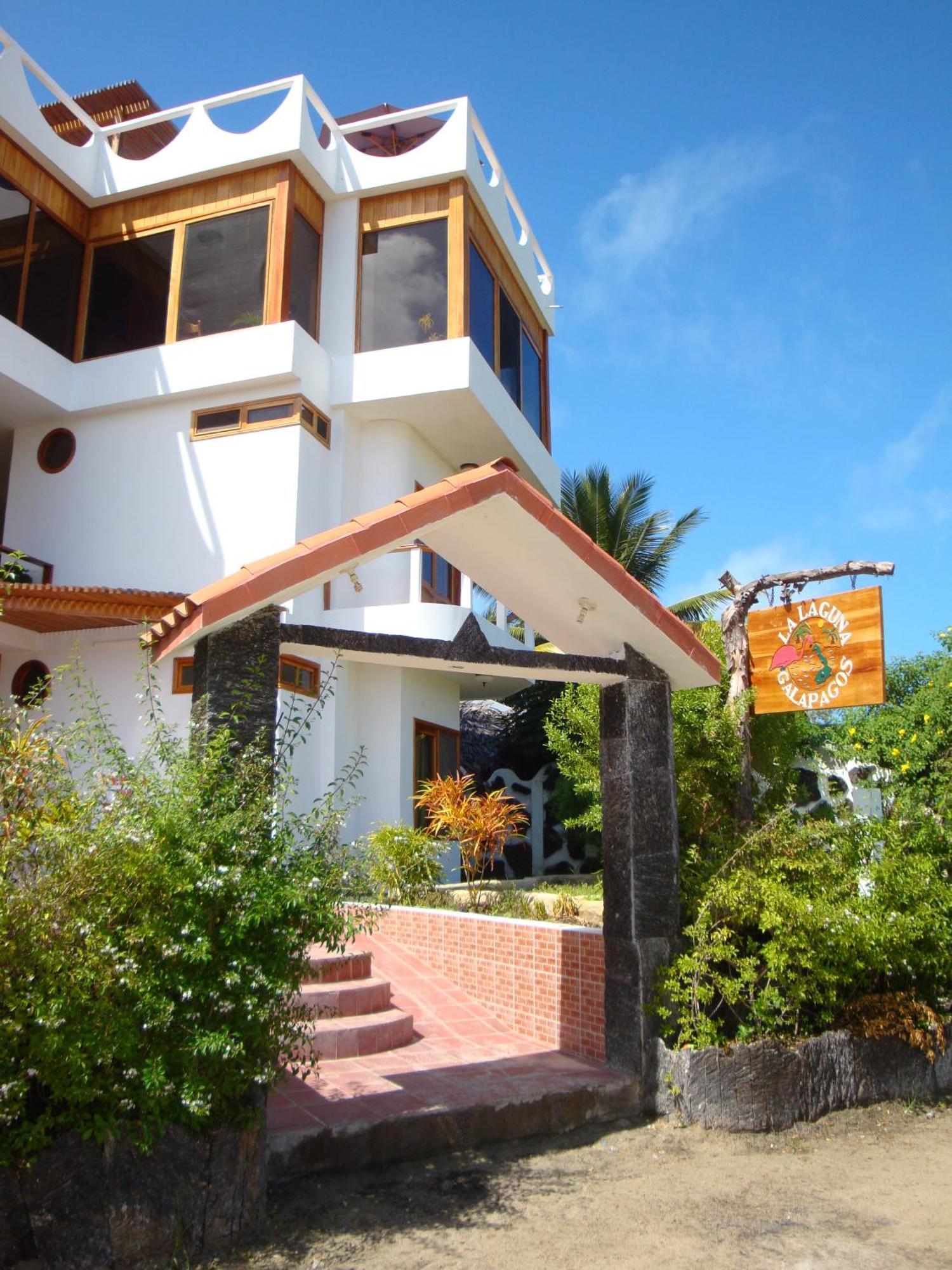 Hotel La Laguna Galapagos Пуерто Виламил Екстериор снимка