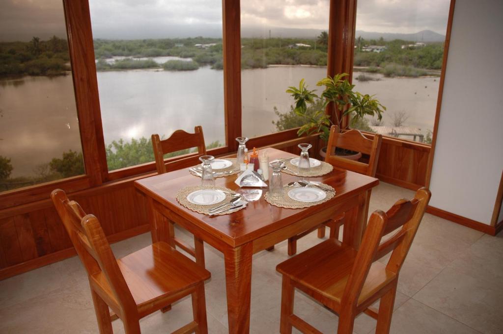 Hotel La Laguna Galapagos Пуерто Виламил Екстериор снимка