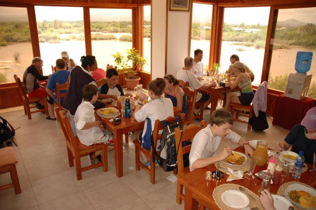 Hotel La Laguna Galapagos Пуерто Виламил Екстериор снимка