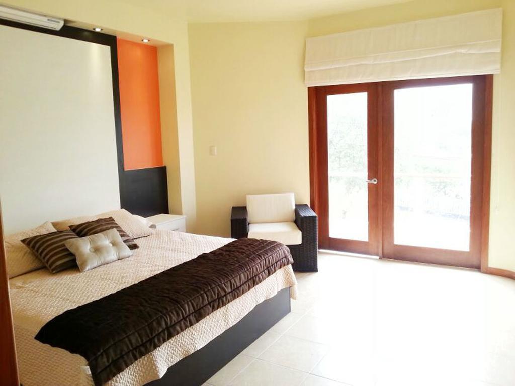 Hotel La Laguna Galapagos Пуерто Виламил Стая снимка